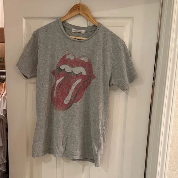 Free People Gray Tee with Red Graphic T - Picture 1 of 3